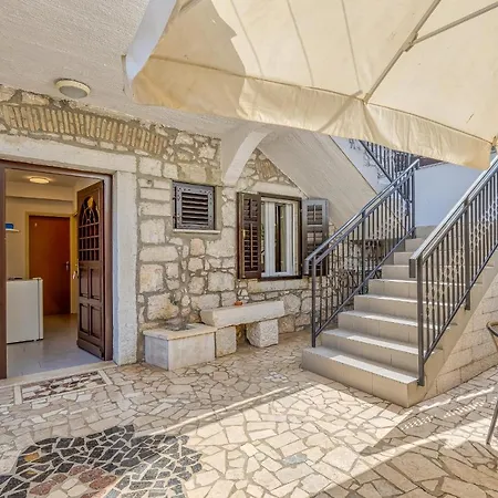 Matea Guest house